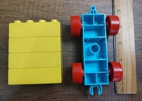 LEGO Duplo Train Car Flat Bed Vehicle Base 4x 2x4 Yellow Blocks B8