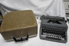 Vtg 1950's Royal Quiet De Luxe Portable Typewriter thumbnail