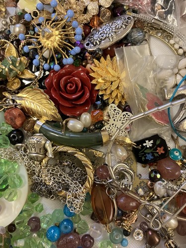 Lot Of Broken Jewellery For Crafting 650 G All Vintage Beads - Picture 5 of 11