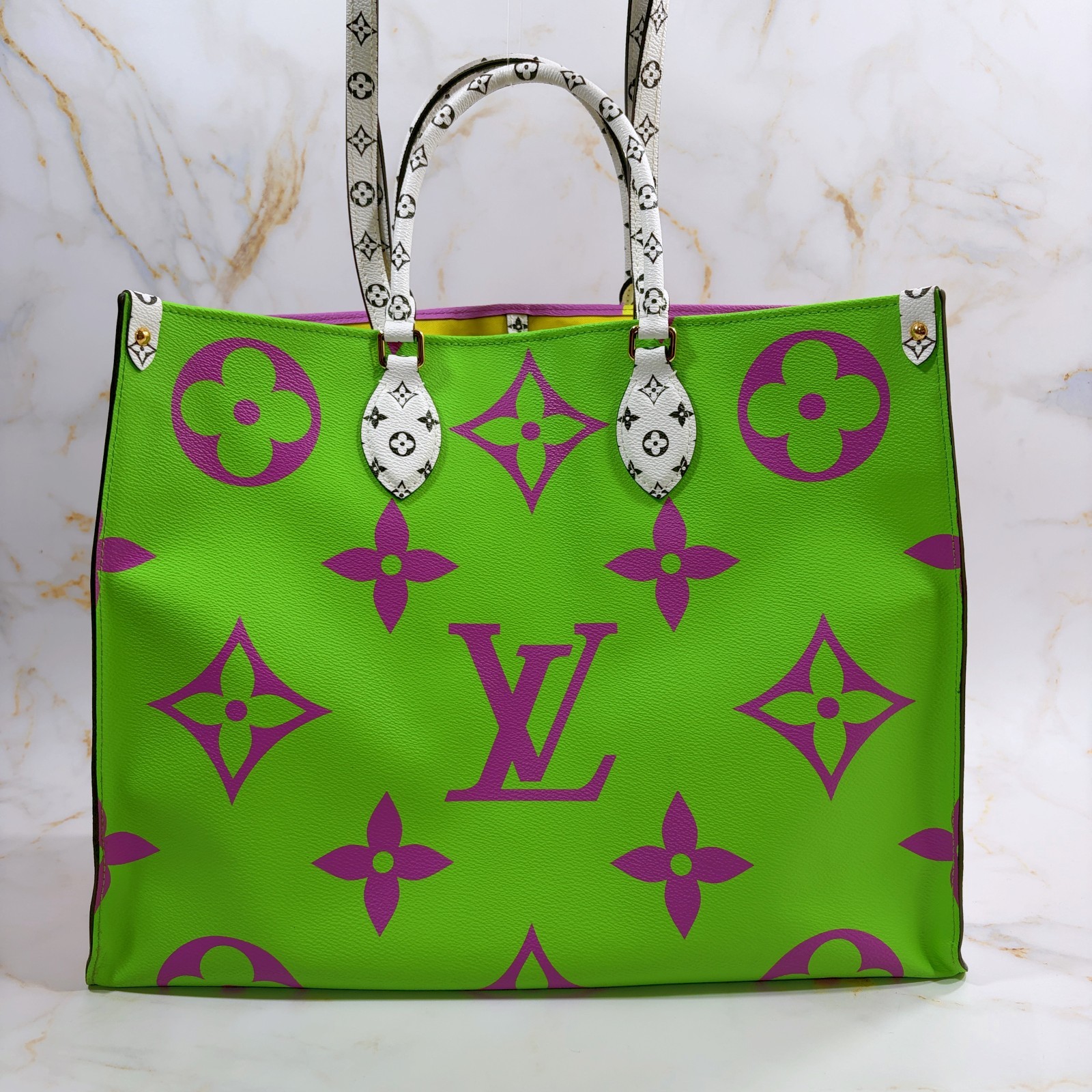 Louis Vuitton OnTheGo GM Monogram Giant Canvas Multicolor Tote Bag M44570 LV