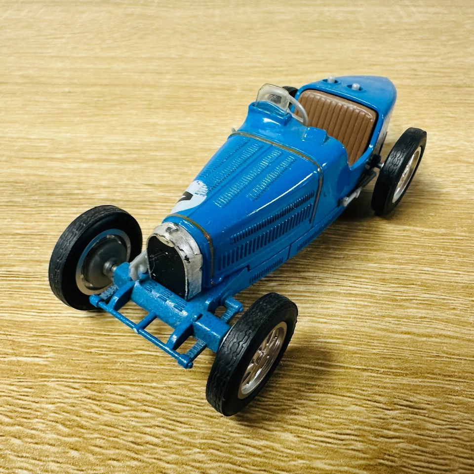 1932 Bugatti Type 51 Grand Prix Matchbox Models of Yesteryear Blue No 4 - Image 2 of 4