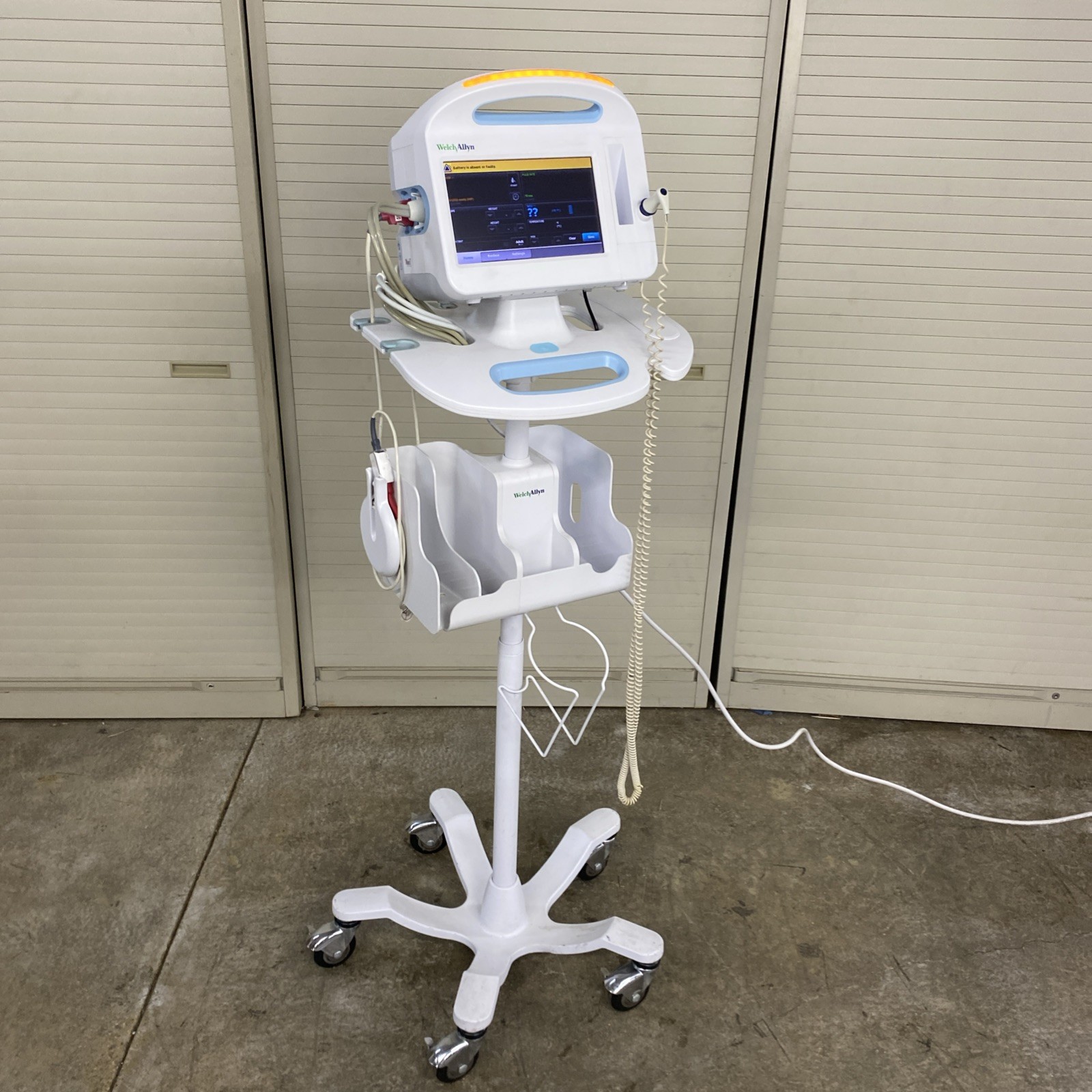 Welch Allyn 6000 Series Vital Sign Monitor 63MTXX w/ Stand 4800-60 No Battery