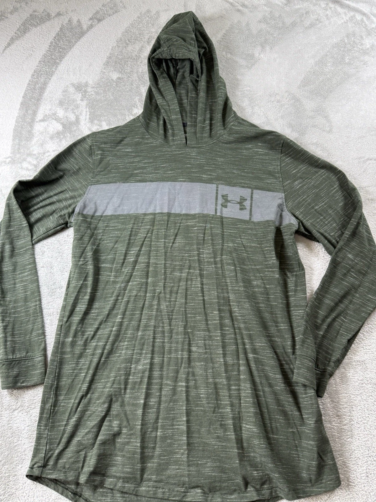 Mens UNDER AMOUR Hoodie Green w Gray Stripe Lightweight Pullover Hiking Sports
Opens in a new window
