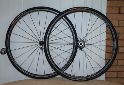 1345 GRAMS PAIR OF CAMPAGNOLO HYPERON ULTRA TWO CARBON ROAD