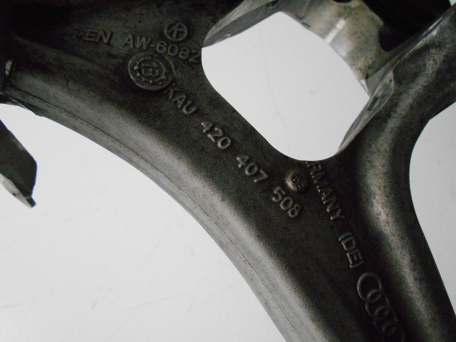 2014 11 12 13 14 Audi R8 V10 Right Front Hub Knuckle Control Arms #01602 i1