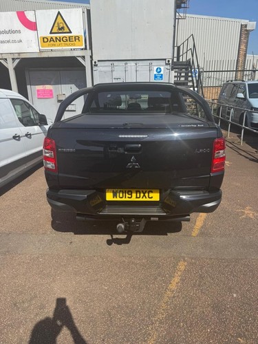2019 Mitsubishi L200 2.4 DI-D DC Challenger Auto 4WD Euro 6 4dr PICK UP Diesel A - Picture 2 of 9
