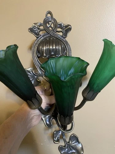 2 tiffany Style wall sconce’s  17 Inches Vintage  used It Is A Set Of 2