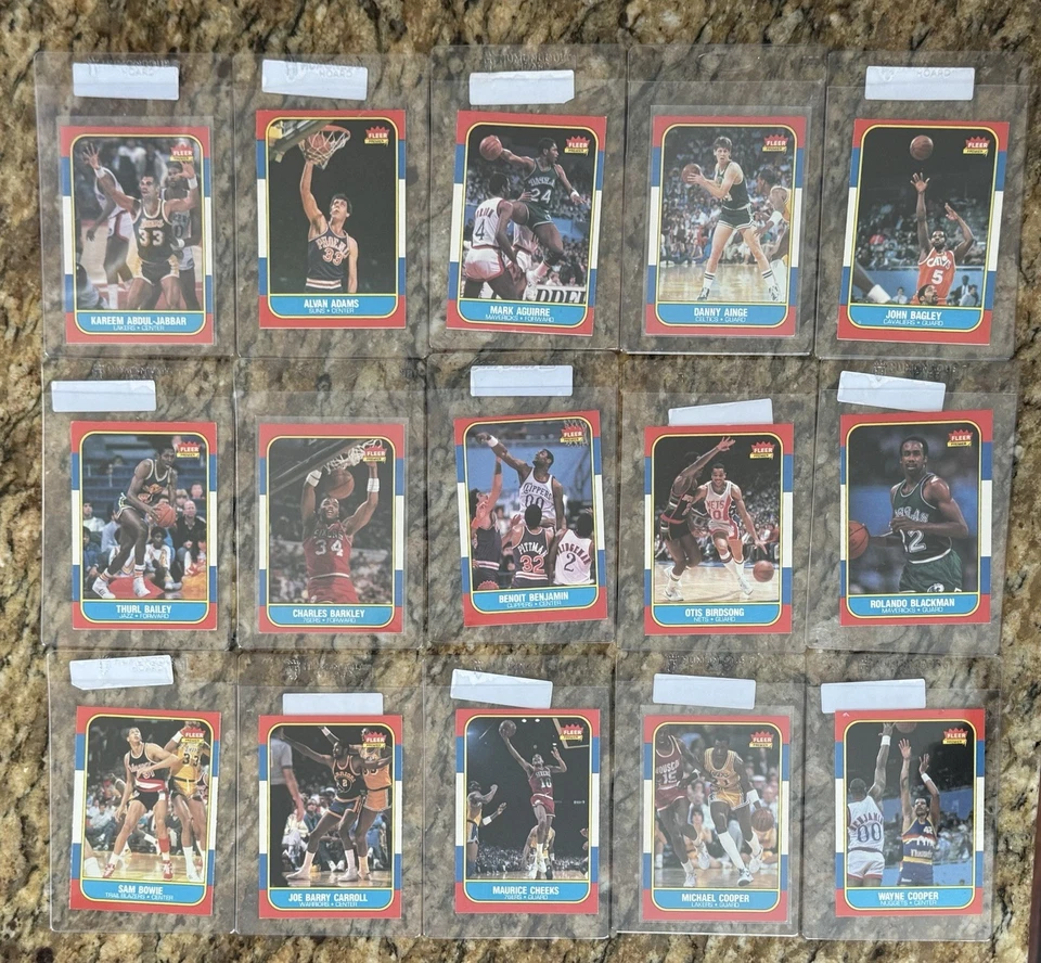 Juego casi completo de baloncesto Fleer 1986 141/143 con pegatinas sin Michael Jordan RC Foto 2 de 4