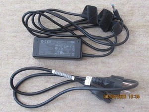 HP Notebook Netzteil Laptop 19.5V 2.31A 45W 4.5mm Adapter orig. HP 854054-002