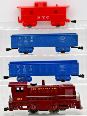 MARX #588 New York Central Diesel Switcher Freight Set With 2 Gondolas & Caboose