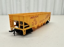 Plastic model Train, Union Pacific grain car, Be specific, ship Union Pacific