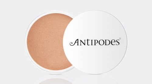 Base mineral ANTÍPODES Performance Plus con SPF15+ bronceado 04 - vegana - Imagen 2 de 3