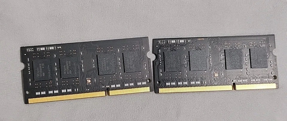 2x Hynix HMT451S6AFR8A-PB 4GB PC3L-12800S SO-DIMM 1600 MHz! 2x4GB - Image 2 of 2