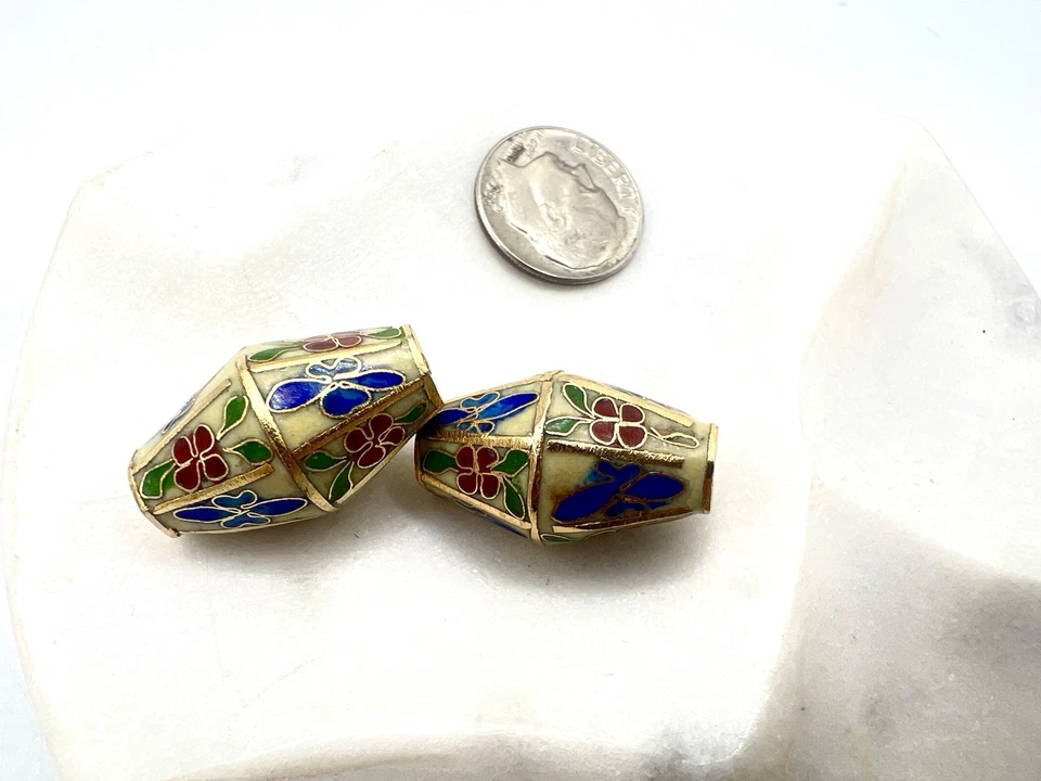 2 cuentas de tubo facetadas vintage ovaladas cloisonné de 6 lados 14x24 mm marfil crema nuevas de stock Foto 2 de 4
