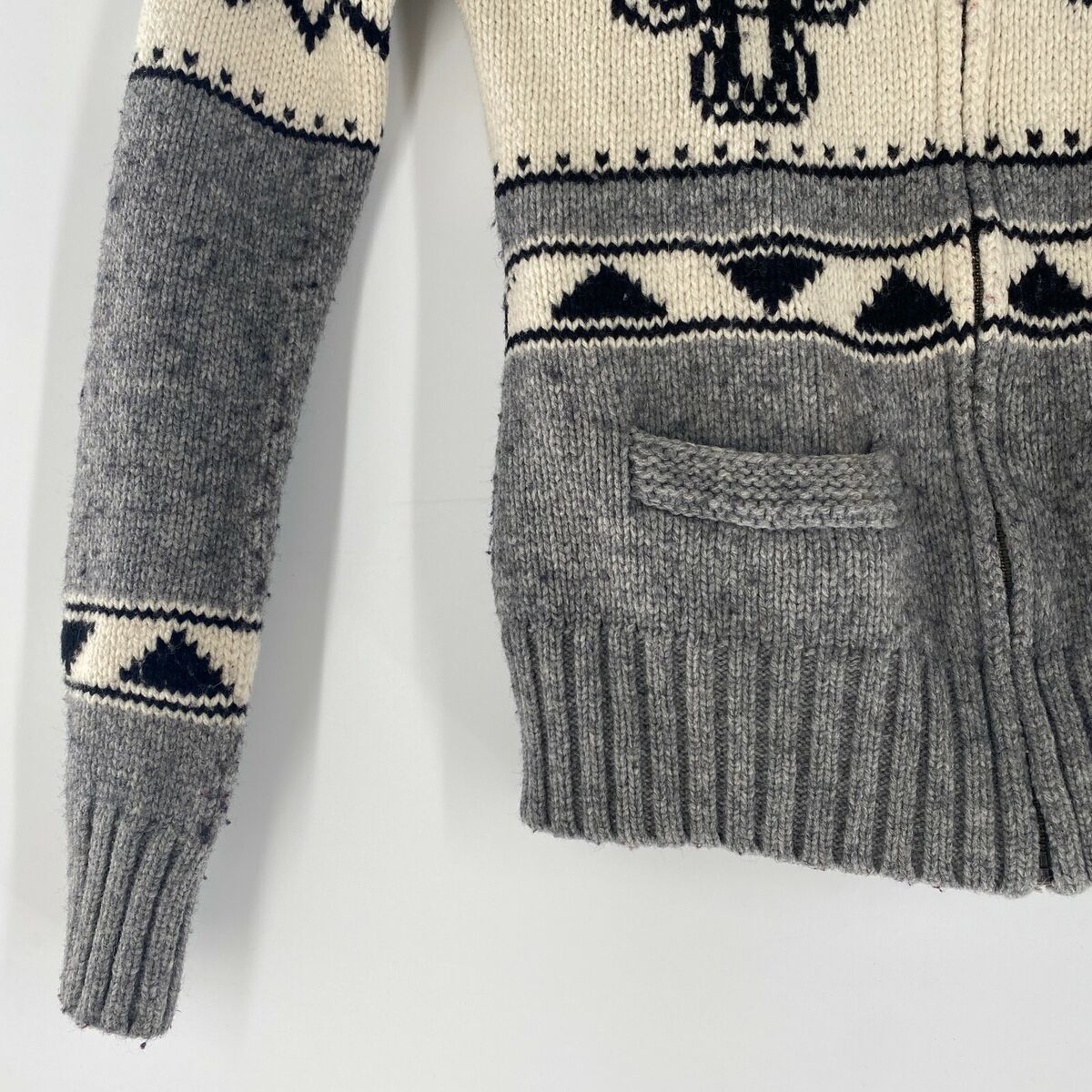 Aritzia TNA Sea to Sky Cowichan 100% Lambs Wool Zip Cardigan Aritzia TNA Sea to Sky Cowichan 100% Lambs Wool Zip Cardigan