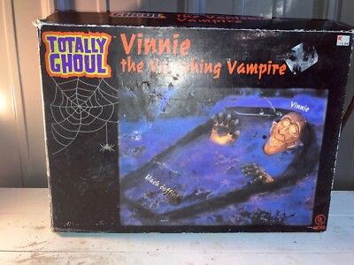 VTG Halloween Totally Ghoul Vinnie The Vanishing Vampire Coffin Blown Mold Light