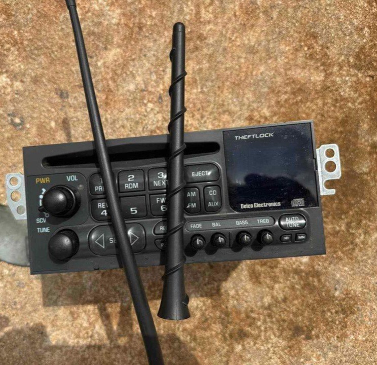 1998 C5 Corvette Radio With 2 Antennas eBay