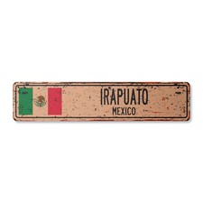 Letrero de calle vintage de IRAPUATO MÉXICO bandera mexicana ciudad campo carretera pared rústico