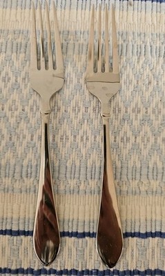 Set Of 2 ONEIDA VERTEX  DINNER FORKS FLATWARE SILVERWARE