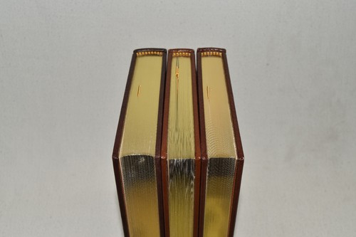 Easton Press 3V SET OUT OF AFRICA, BORN FREE, WEST NIGHT Dinesen Markham LEATHER - Picture 6 of 21