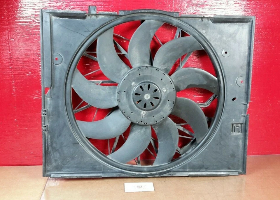 2004-2005 BMW 645CI E63 Cooling Fan w/ Shroud Assembly OEM Foto 2 de 4