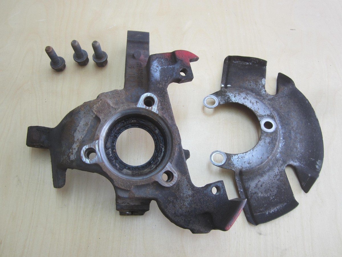 84 85 86 87 Pontiac Fiero Right Passenger Rear Knuckle