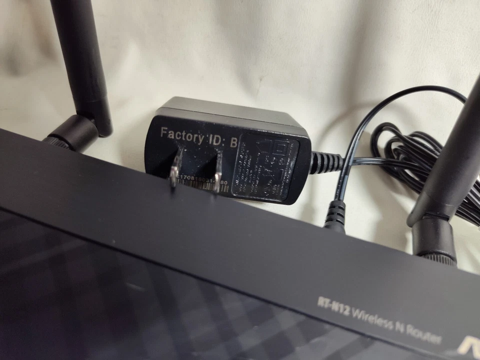 ASUS RT-N12 Wireless N Rouster - Image 3 of 4