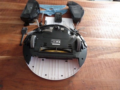 Staubsaugerroboter,Kehr, Saug und Wasch Roboter,Marke Bagote, Farbe Weiß