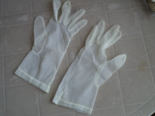 OLD GLOVES FOR WOMEN LADY WALKING/WEDDING WHITE VINTAGE '70