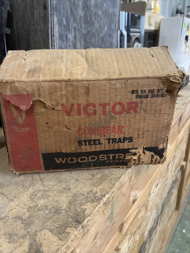 Vintage Victor Conibear Steel Traps 110 New In Box 12 Pk With Instructions - Image 4 of 4
