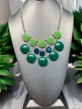 Vintage  Green Teal Aqua Bib Statement Necklace Silver   Chain 18”