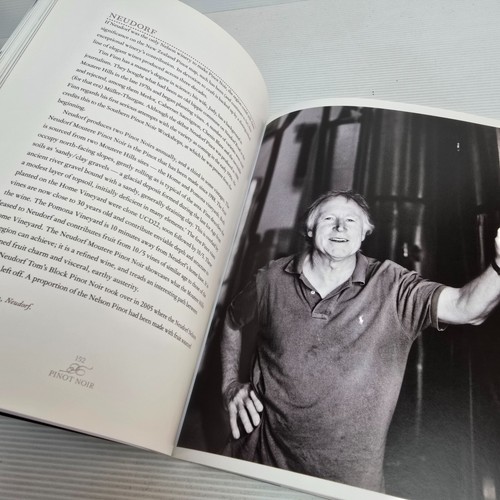Pinot Noir: The New Zealand Story by John Saker (Paperback, 2010) - Picture 14 of 20