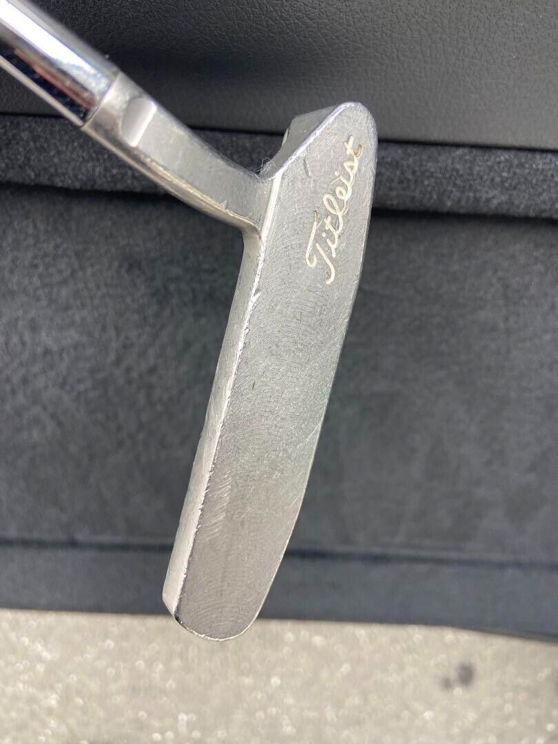 Scotty Cameron Studio Stainless Newport 2.5 Putter RH 35 Scotty Cameron Studio Stainless Newport 2.5 Putter RH 35
