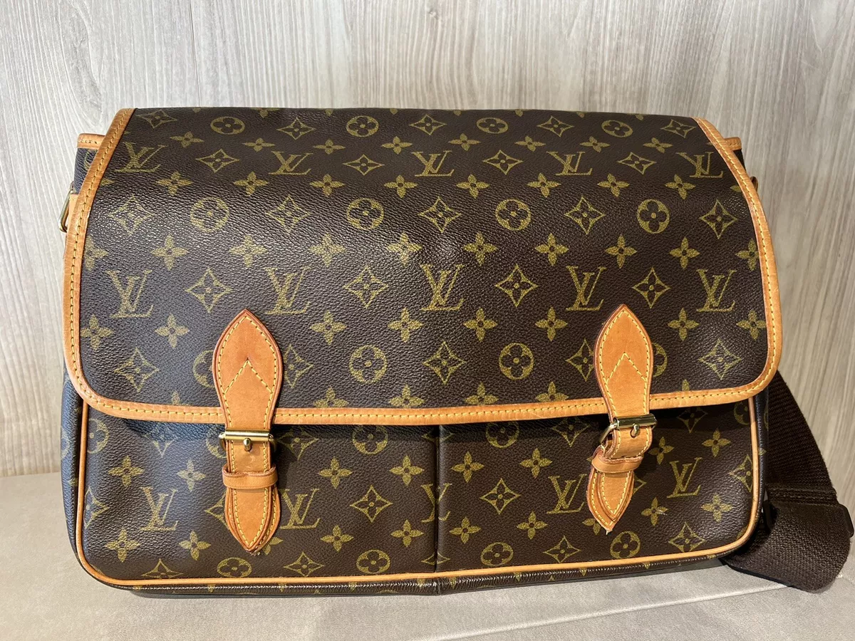 Louis Vuitton Sac Gibeciere GM Monogram Canvas Large Messenger