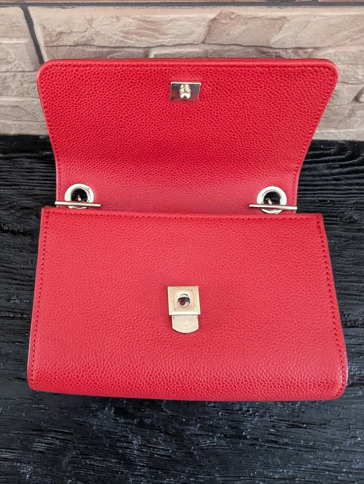 Borsa a tracolla Valentino Divina piccola rossa con tracolla a catena