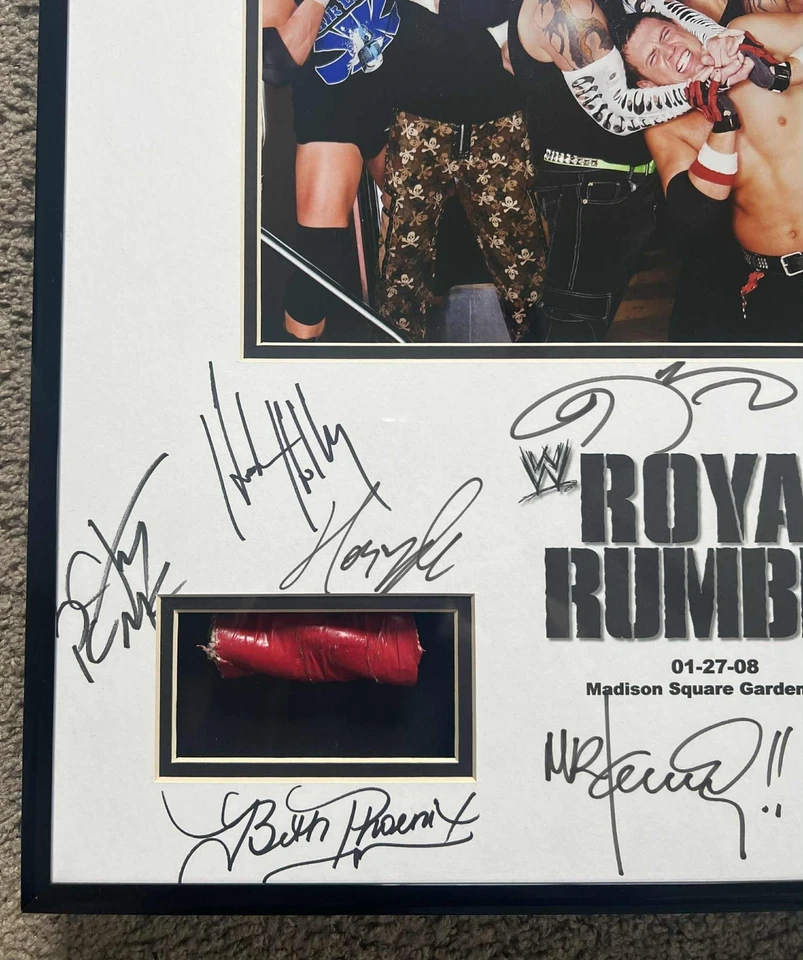 Placa colecionável WWE Royal Rumble 2008 edição limitada #443/500 + relíquias de anel - Imagem 4 de 4