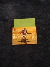 2006 Fleer Ultra - Thomas Jones #33 Gold Medallion