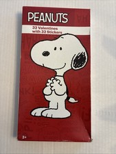 NEW Peanuts 32 Valentines cards with Stickers. Charlie Brown, Snoopy-2019