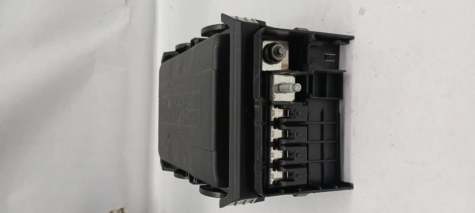 '20-'24 CADILLAC XT4 Engine Fuse Box 36k miles OEM 1 Year Warranty! - Image 3 of 4