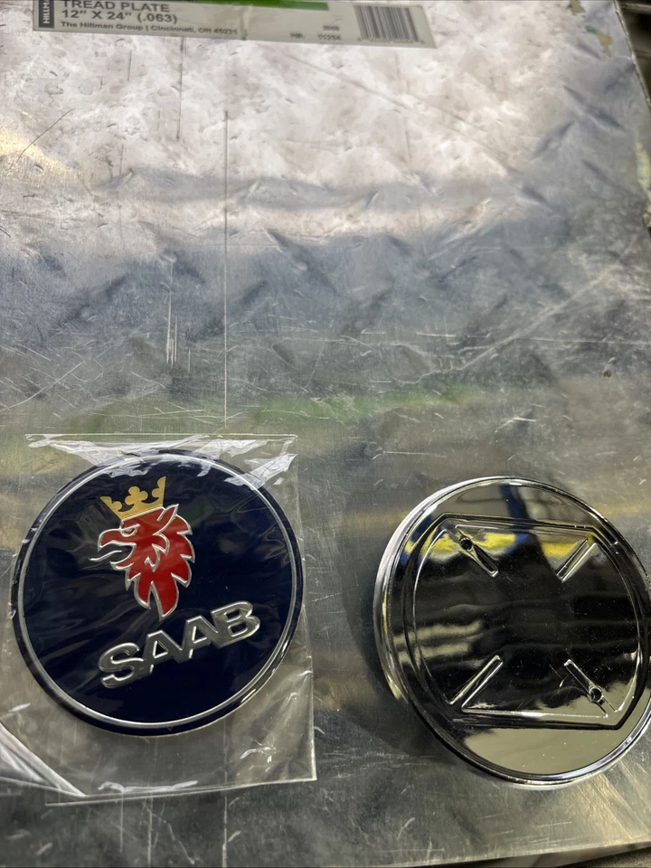 "Insignia con logotipo emblema de rejilla delantera Saab 5"" - Se adapta a los modelos Saab 1993-1995 | Original" Foto 2 de 4