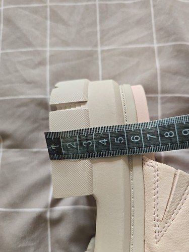 Ugg Women's Ashton Slide Size 5. Festivals Holidays Beach - Picture 7 of 8