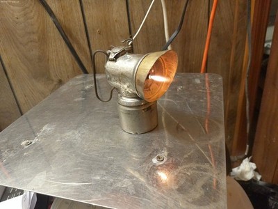 Antique JUSTRITE no 100 Carbide Miner's Lamp, with Orig.wooden Box, working hood