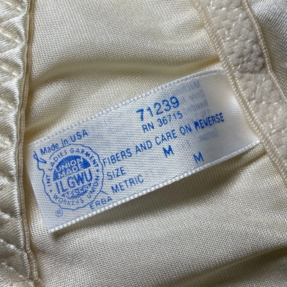 NWOT Vintage ILGWU Ivory Silky Nylon Satin & Lace Bikini Panty USA Made Size M/6 - Image 4 of 4