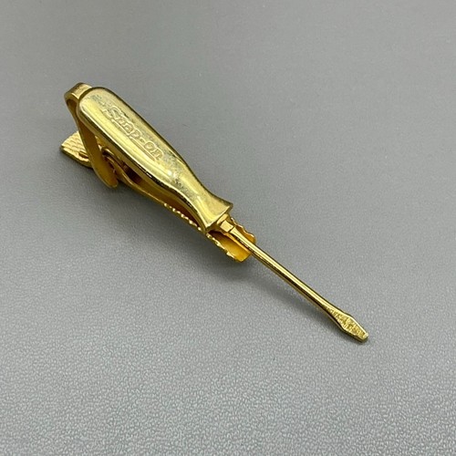 Snap-on Vintage Tie Clip Mens Gold Tone Screwdriver Mechanic Tool Jewelry