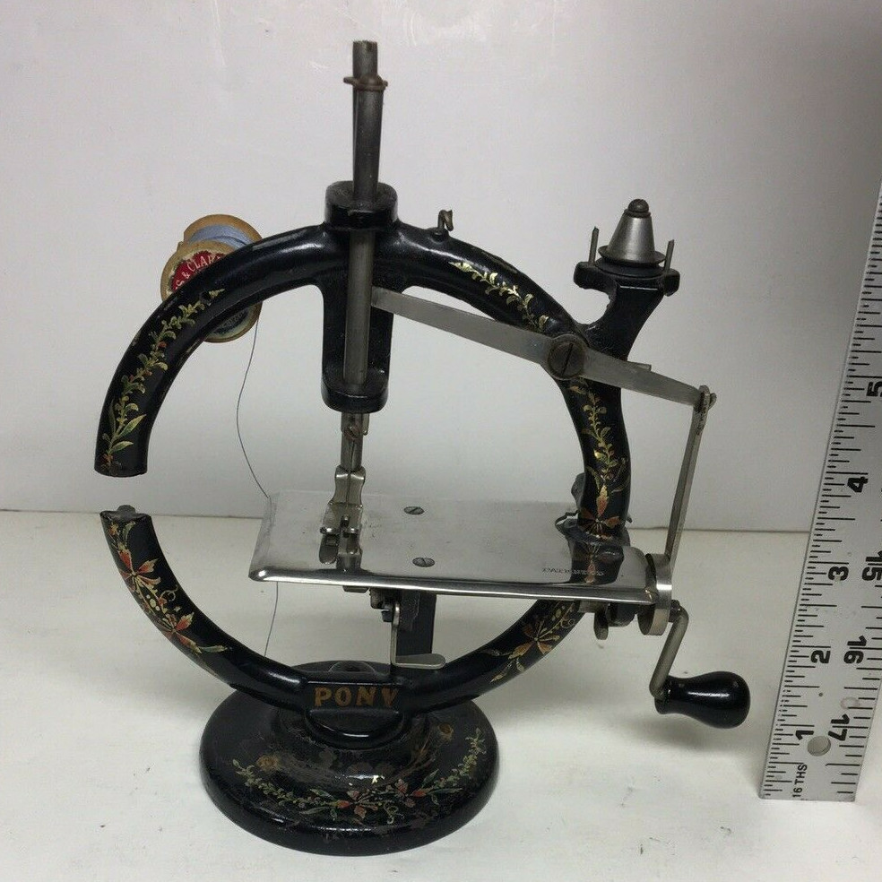 ANTQIUE FOLEY & WILLIAMS PONY CHILDS ROUND SEWING MACHINE RARE 1800’S