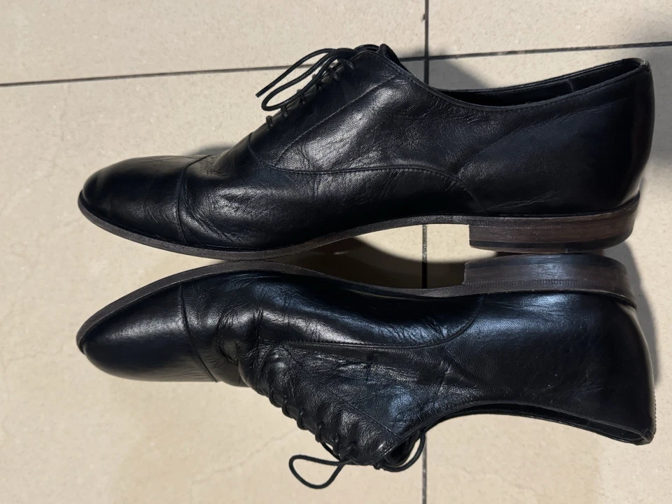 Zapatos de vestir Oxford Giorgio Armani para hombre 8 de cuero negro con puntera X2J 001 Foto 3 de 4