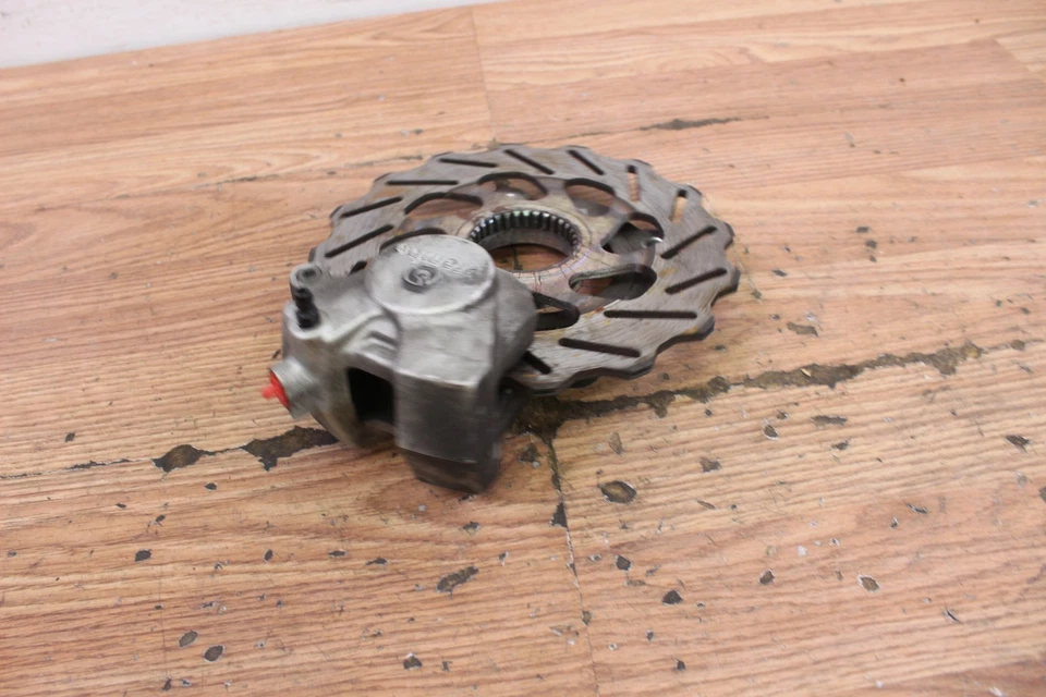 Pinza de freno Ski-Doo Summit X 800R XM 2015 con disco Foto 2 de 4