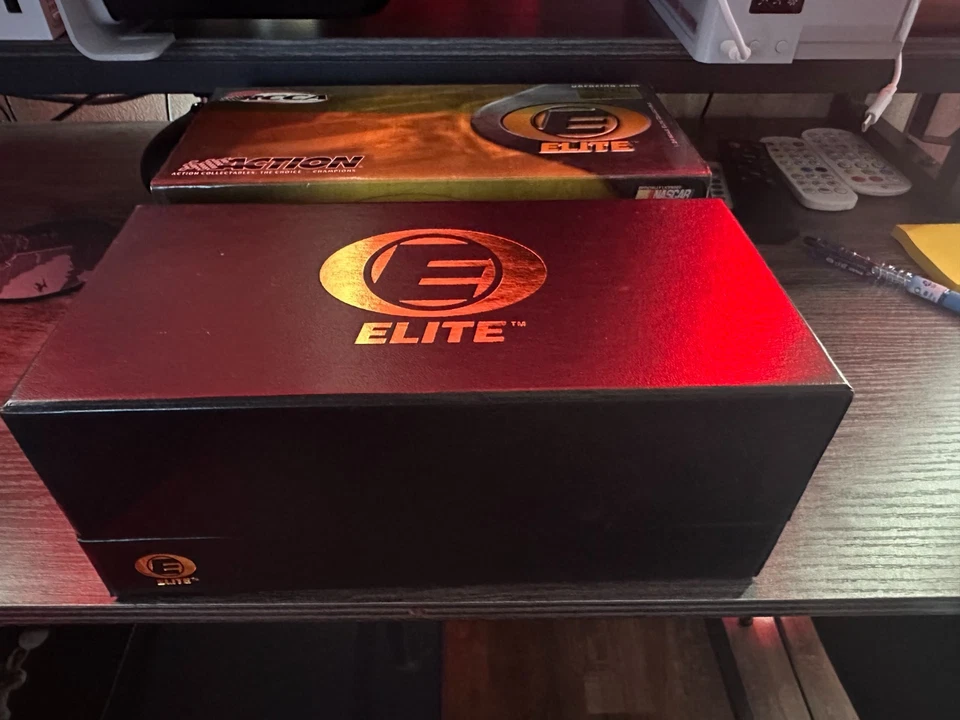 RICKY CRAVEN 2004 AZUL MARINO/ESGR 1/24 RCCA ELITE DIECAST Foto 4 de 4