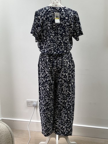 BNWT Michael Kors navy/white hibiscus print cropped jumpsuit, size M - Picture 7 of 14