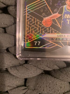 2019-20 Panini Obsidian - Vitreous Luka Dončić #3 Electric 2019-20 Panini Obsidian - Vitreous Luka Dončić #3 Electric
